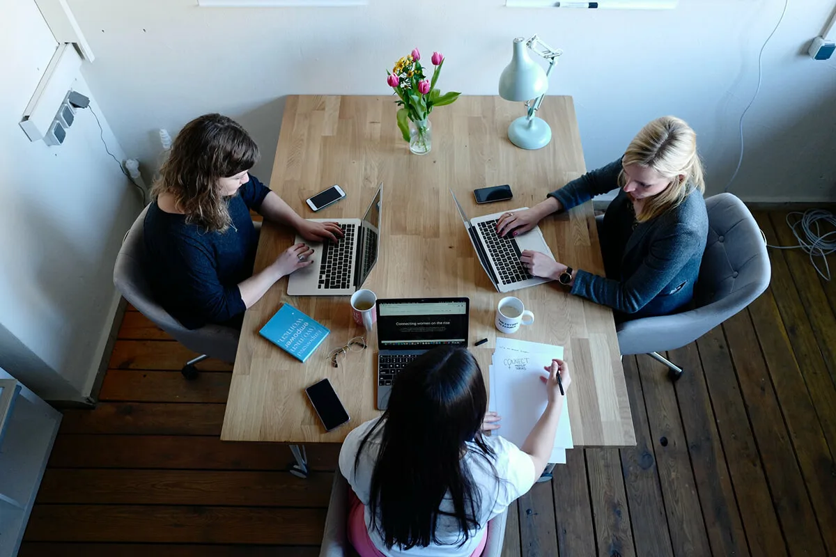 A Behind-the-Scene Look on How Retainers Work for Clients Works on the Day-to-day